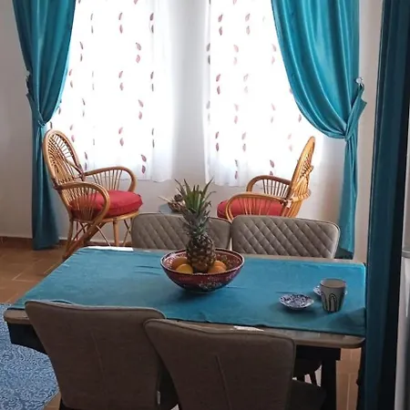 Apartment Manolyam 2 . 1+1 Merkez Kas